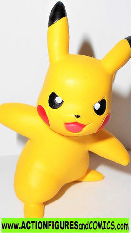 Nintendo Pokemon PIKACHU battle tomy 2 inch world of