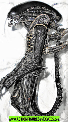 Alien XENOMORPH WARRIOR 9 inch NECA big chap 1979 aliens movie
