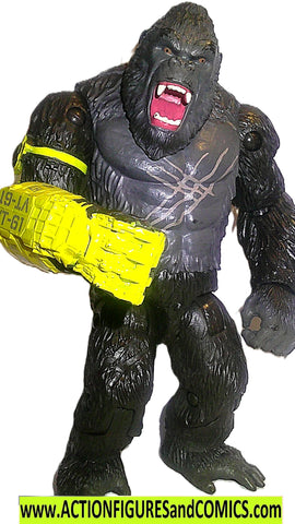 Godzilla vs Kong KING KONG gauntlet 6 inch battle glove