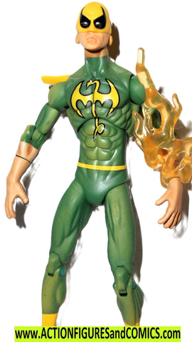 marvel universe IRON FIST series 1 017 17 yellow dragon