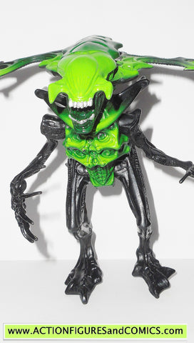 Aliens vs Predator kenner KING ALIEN green movie 1996 action figures
