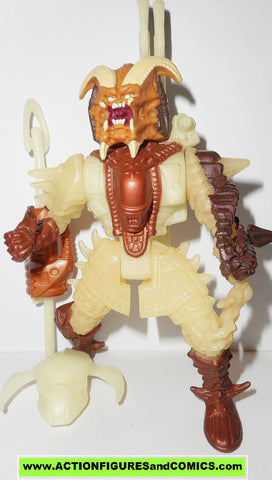 Aliens vs Predator kenner STALKER PREDATOR glow in the dark action figures