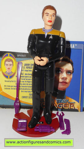 Star Trek SESKA ENSIGN voyager 1995 playmates toys action figures