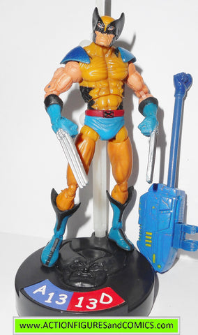 marvel universe WOLVERINE legends showdown toy biz