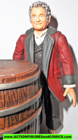 Lord of the Rings BILBO BAGGINS CELEBRATION 111th birthday RED jacket toy biz