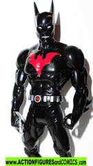 DC Universe Classics Series 4 - Action Figure Batman Beyond Con Maschera E Pezzo Per Costruire Despero - 3