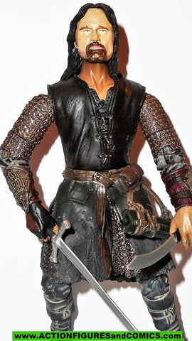 Lord of the Rings ARAGORN HELMS DEEP VARIANT toy biz complete hobbit