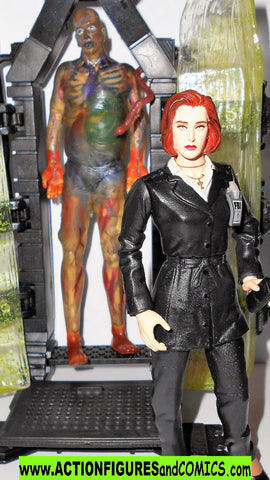 X-FILES action figures SCULLY suit ALIEN HYBRID cryopod