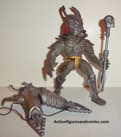 aliens vs predator kenner toys action figures scavage dark green variant